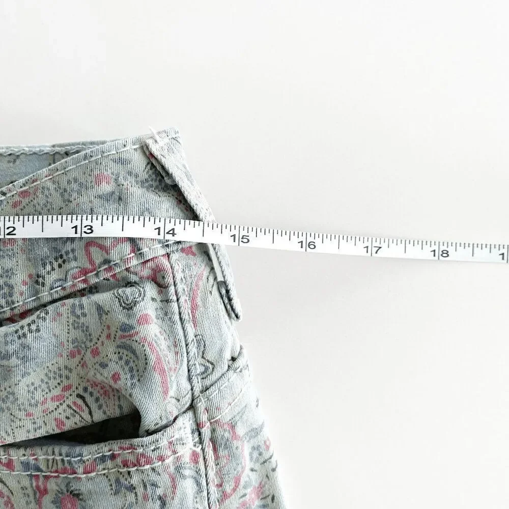 Women's Printed Slim Jeans - Light Gray with Pink Paisley - Picture 3 of 10